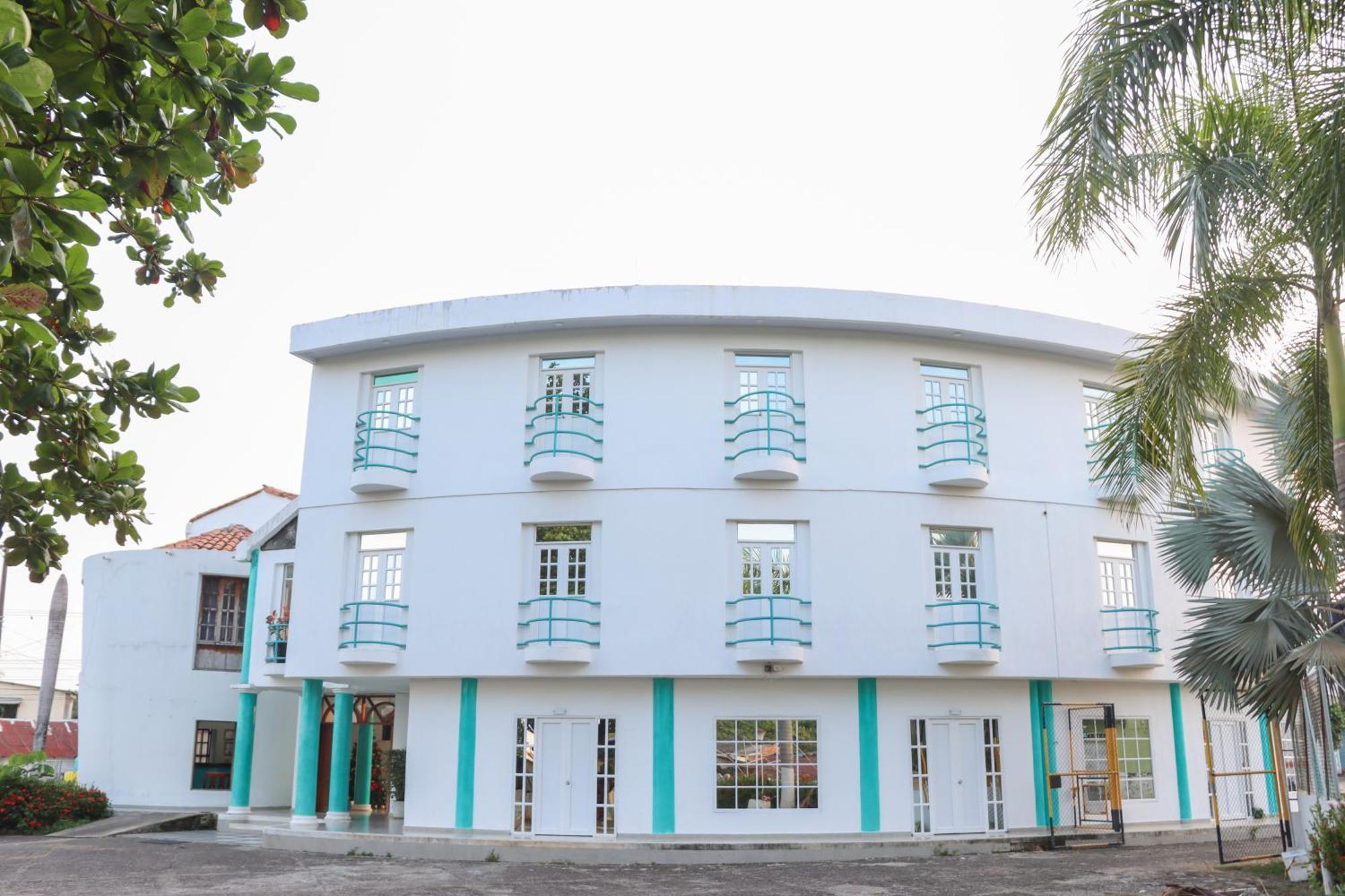 Hotel Plaza Real Montelíbano Екстериор снимка