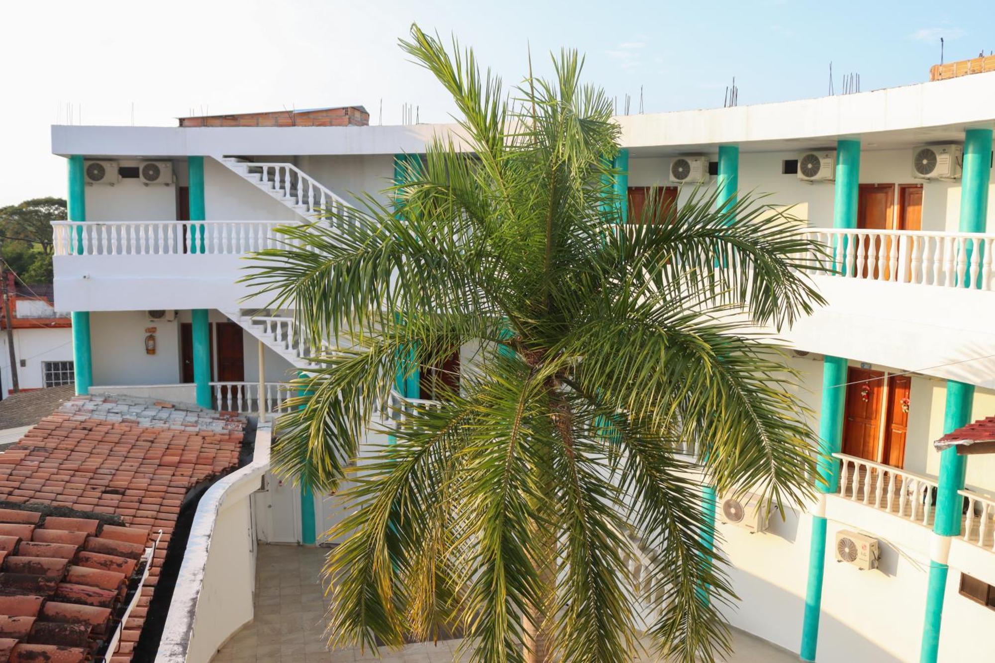 Hotel Plaza Real Montelíbano Екстериор снимка