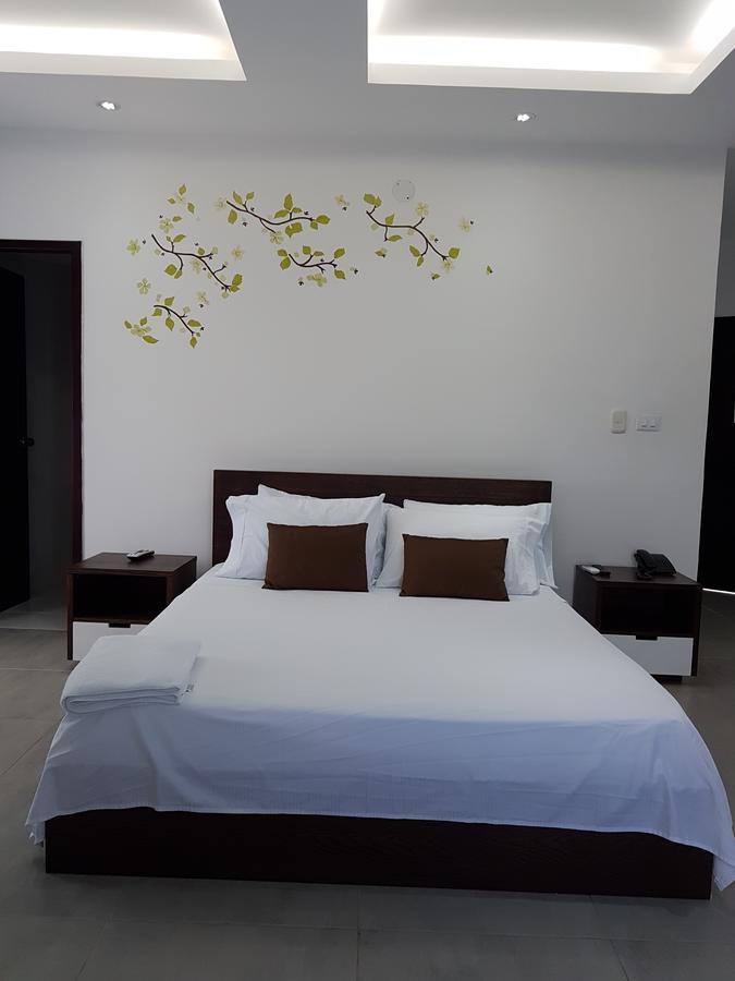 Hotel Plaza Real Montelíbano Екстериор снимка