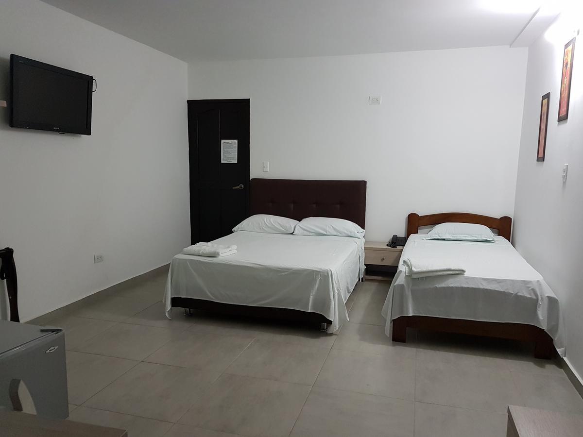 Hotel Plaza Real Montelíbano Екстериор снимка