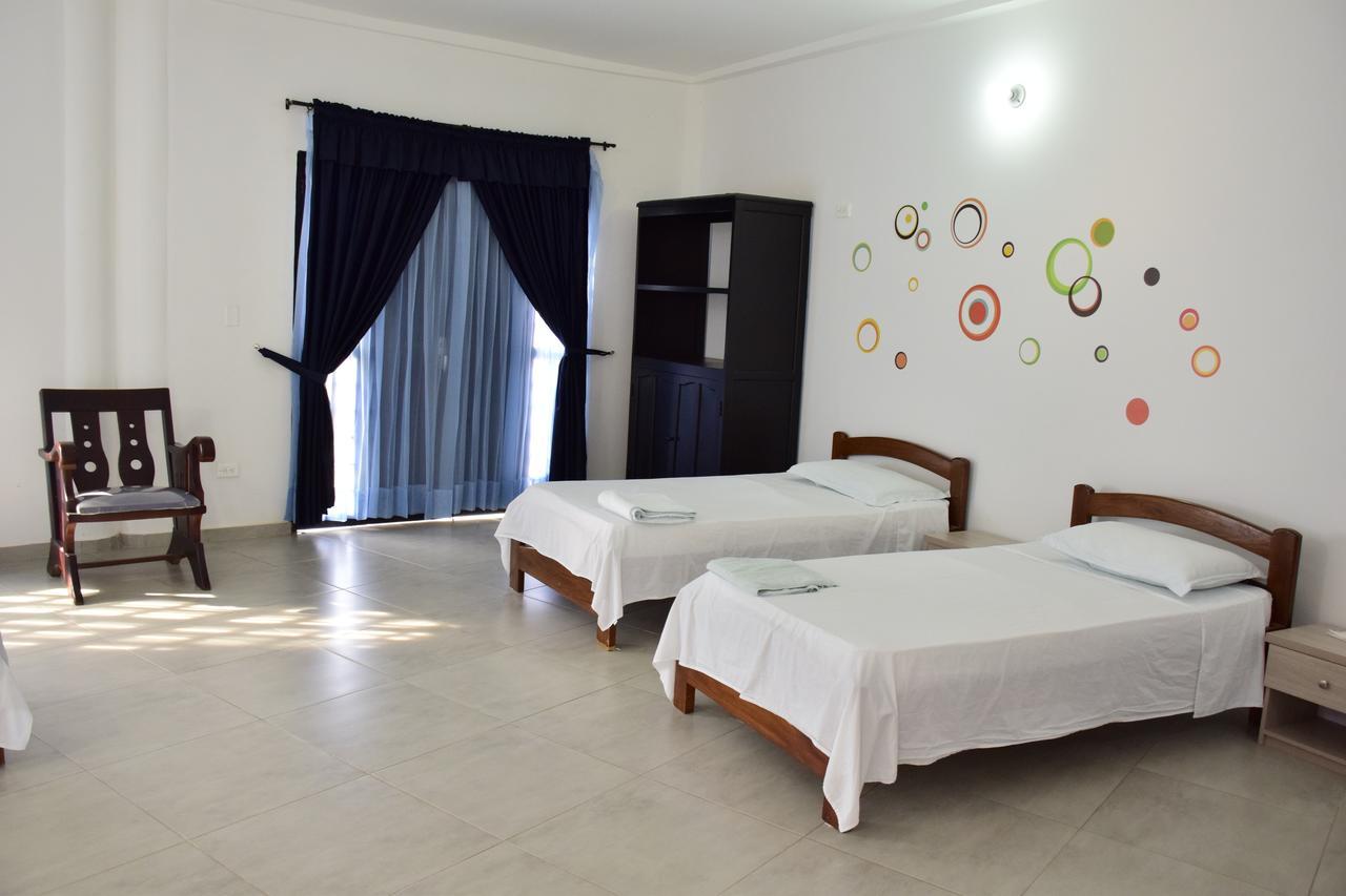 Hotel Plaza Real Montelíbano Екстериор снимка