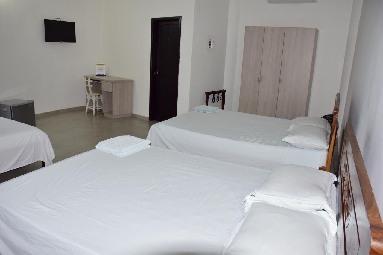 Hotel Plaza Real Montelíbano Екстериор снимка