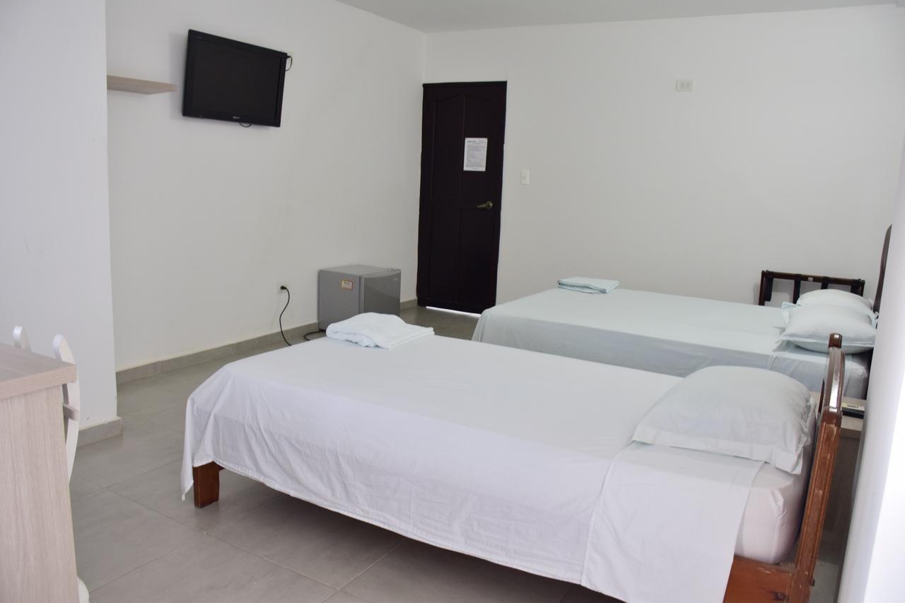Hotel Plaza Real Montelíbano Екстериор снимка
