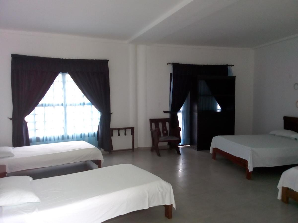 Hotel Plaza Real Montelíbano Екстериор снимка